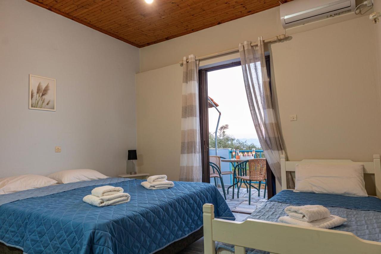 Secret Summer Havens - Perfectly Secluded Getaways Vasilítsion Esterno foto