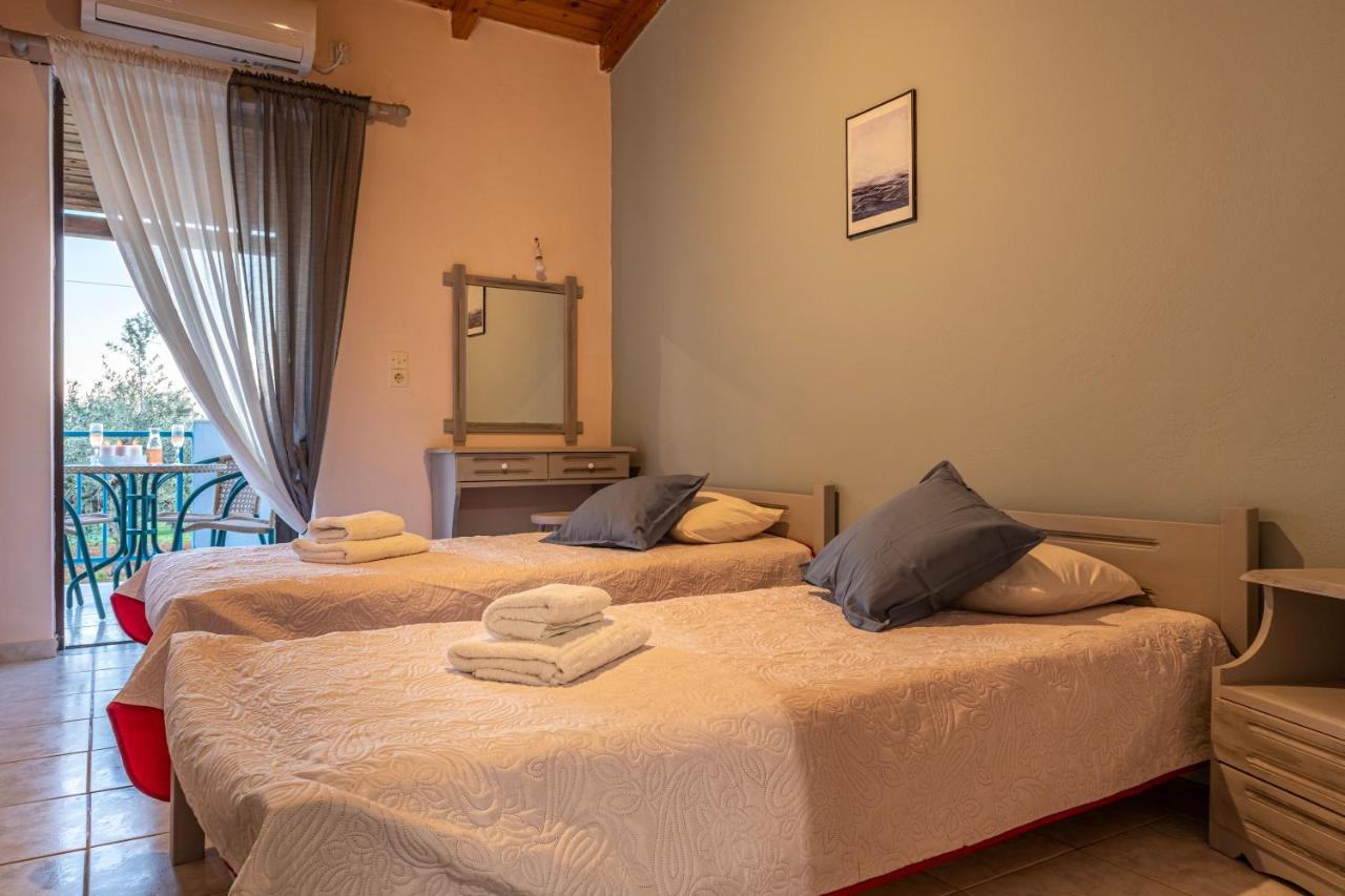Secret Summer Havens - Perfectly Secluded Getaways Vasilítsion Esterno foto