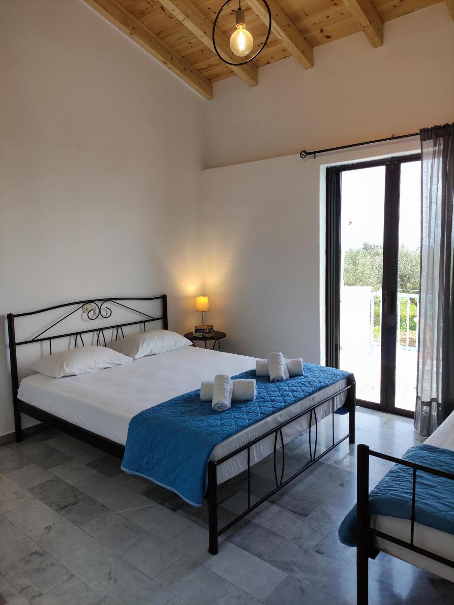 Secret Summer Havens - Perfectly Secluded Getaways Vasilítsion Esterno foto