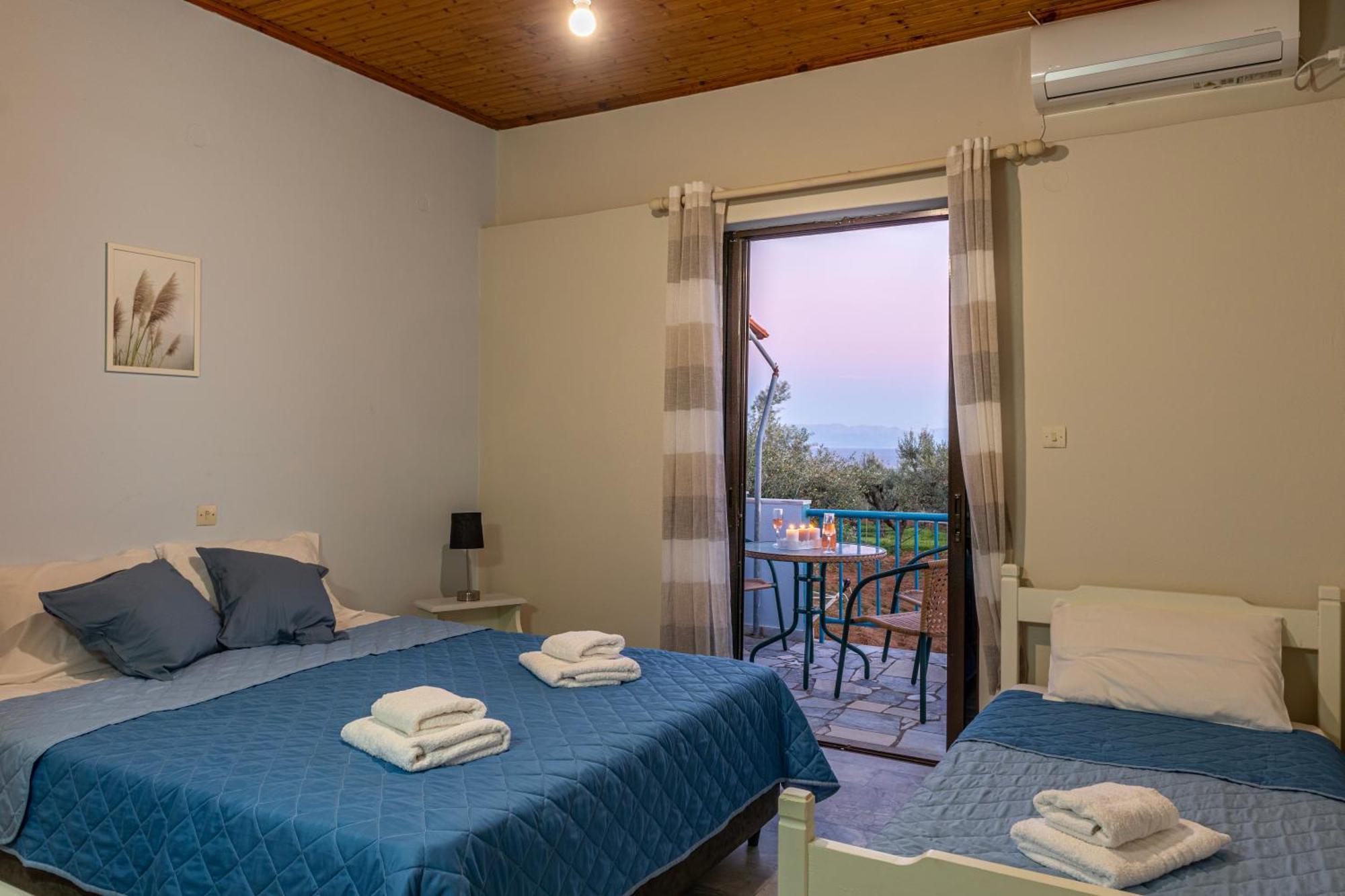 Secret Summer Havens - Perfectly Secluded Getaways Vasilítsion Esterno foto